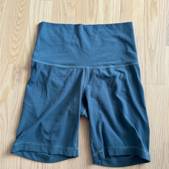 Aritzia Pants - aritzia biker shorts